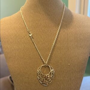 Elegant Silver tone Pendant Necklace